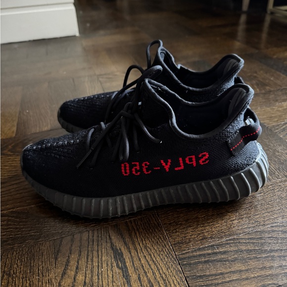 Yeezy Boost 350 V2 Bred - Picture 3 of 5